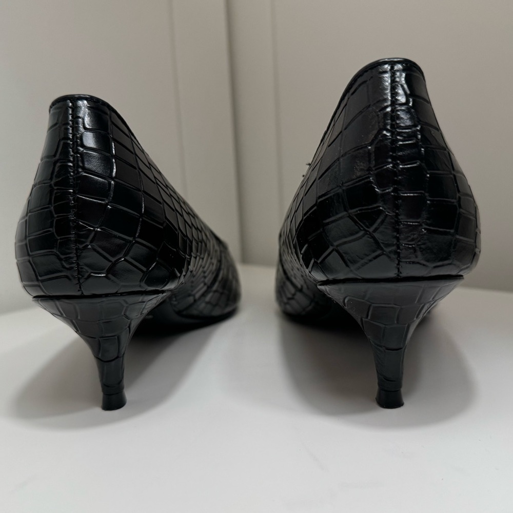 Vionic Josie Croc Kitten Heel - Black Leather